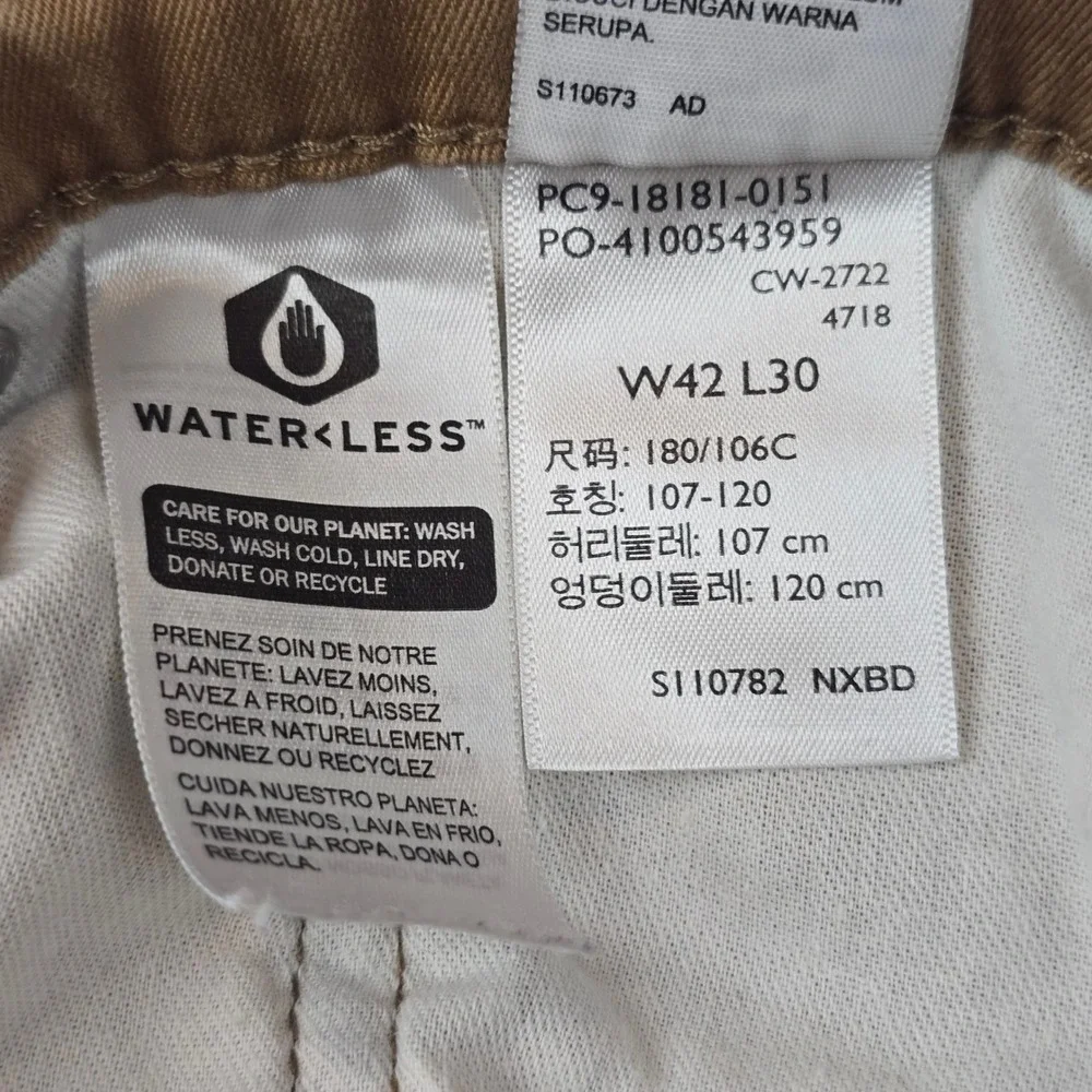 Levi's 541 Athletic Taper Mens 42x30 Tan Khaki Stretch Chino Pants 18181-0151